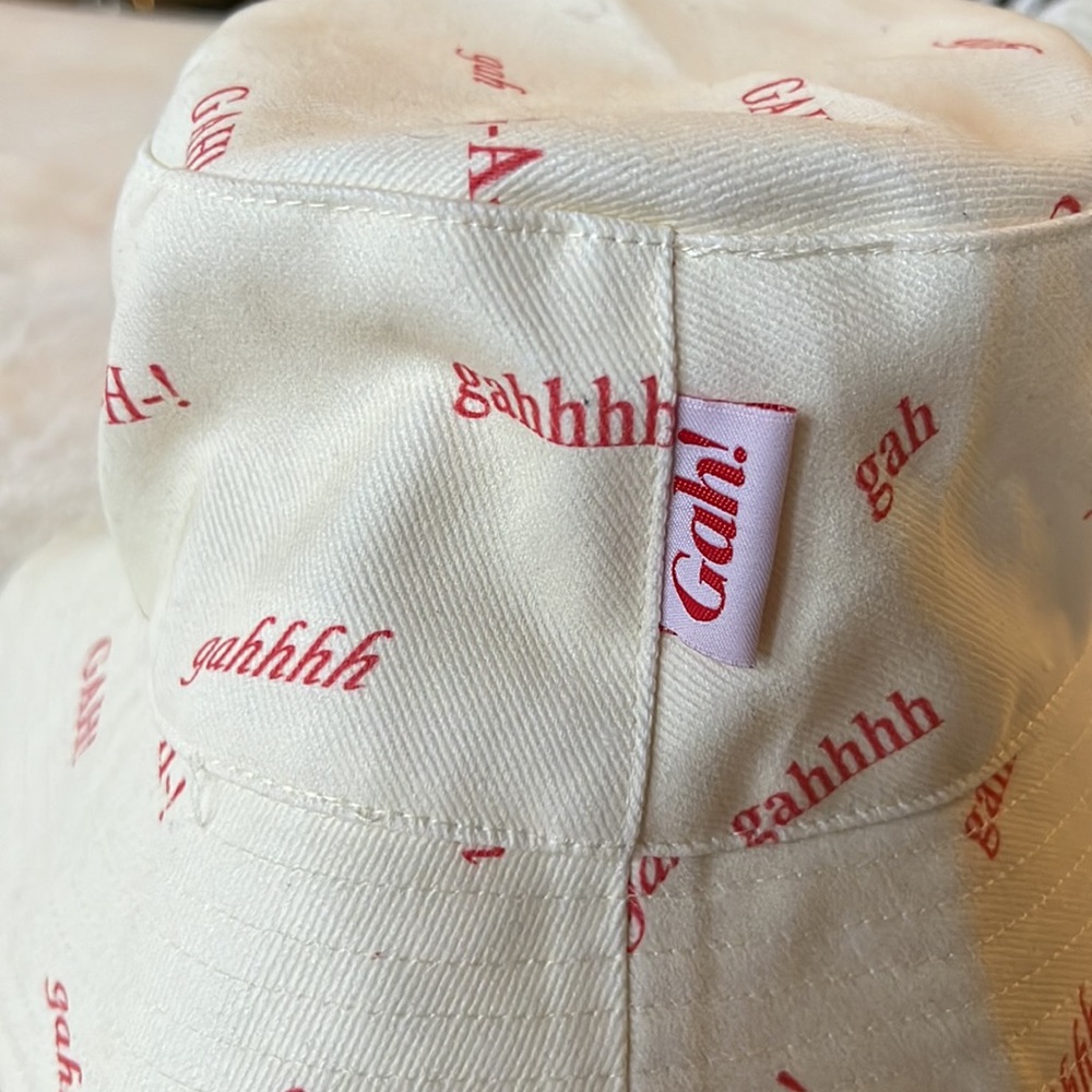 Lisa Says Gah - Britt Bucket Hat - Picture 4 of 9
